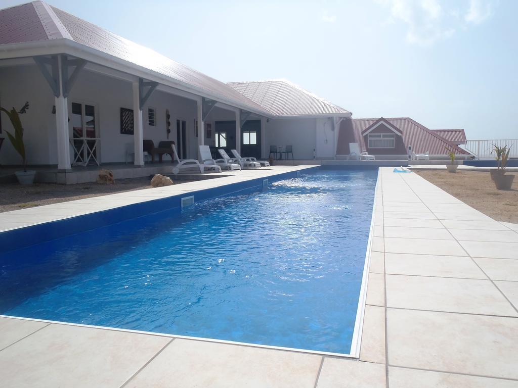 Grande Avec Piscine Et Jacuzzi